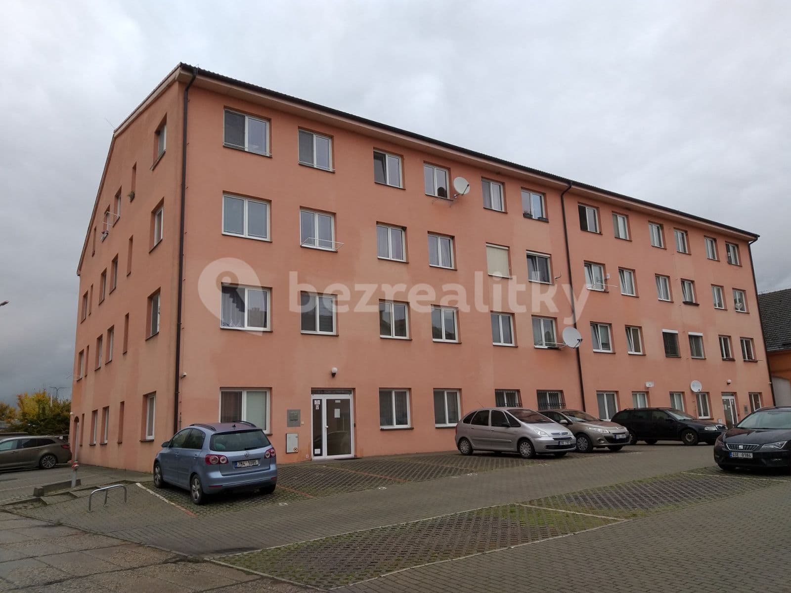 Pronájem bytu 1+kk 27 m², Komenského, Šestajovice, Středočeský kraj Pronájem bytu 1+kk 27 m², Komenského, Šestajovice, Středočeský kraj