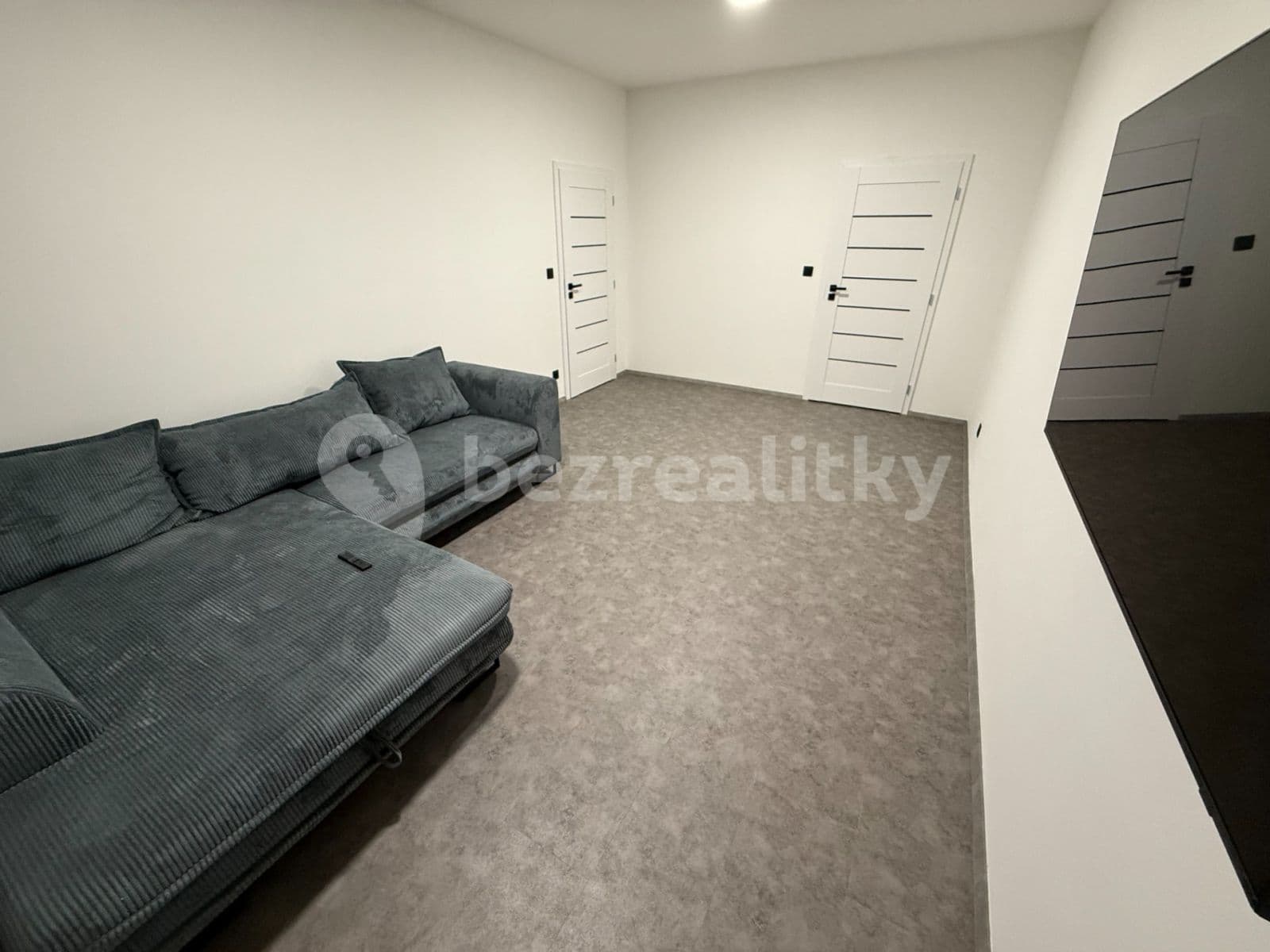 Pronájem bytu 2+1 60 m², Lorencova, Zlín, Zlínský kraj Pronájem bytu 2+1 60 m², Lorencova, Zlín, Zlínský kraj