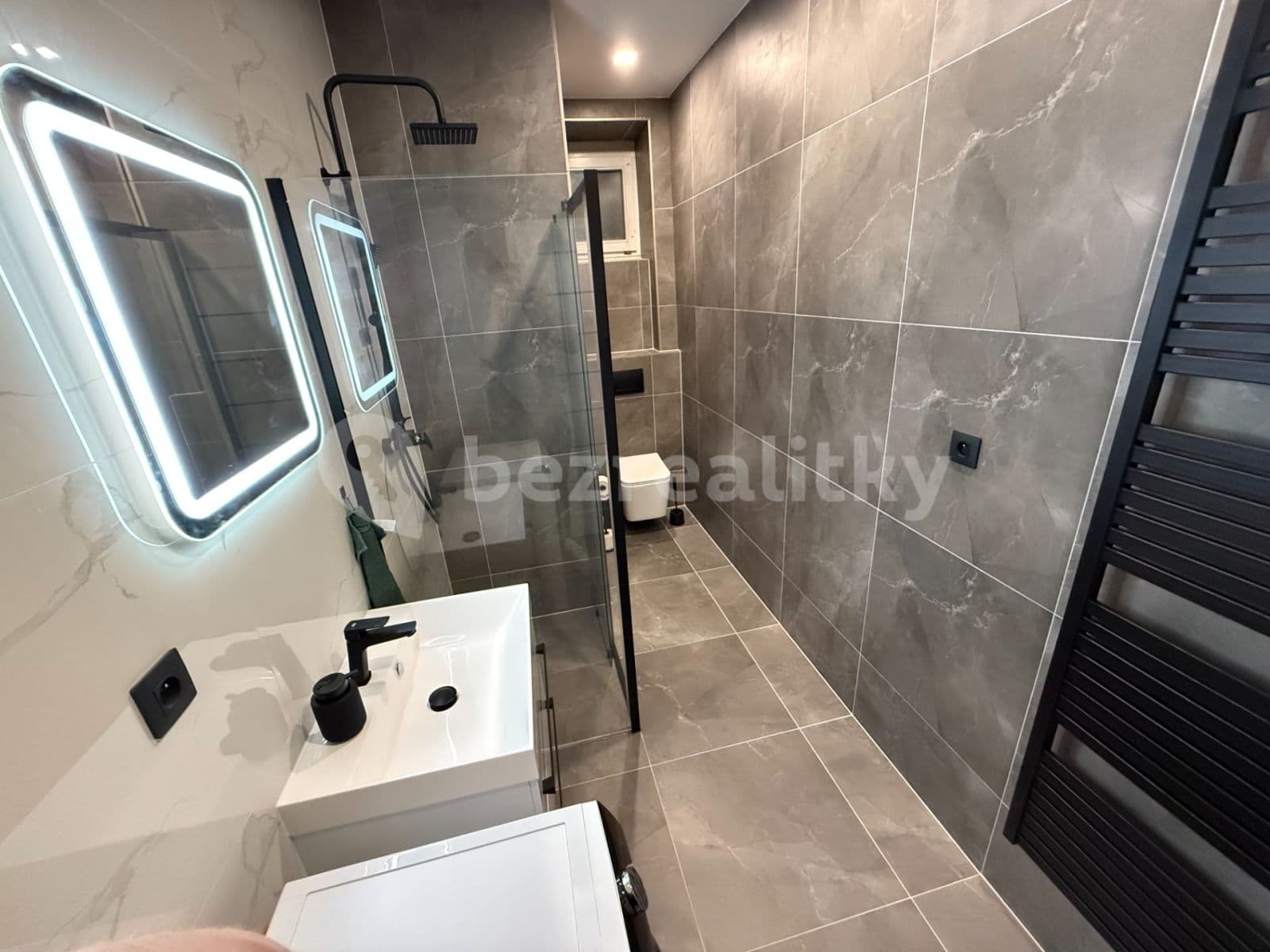 Pronájem bytu 2+1 60 m², Lorencova, Zlín, Zlínský kraj Pronájem bytu 2+1 60 m², Lorencova, Zlín, Zlínský kraj