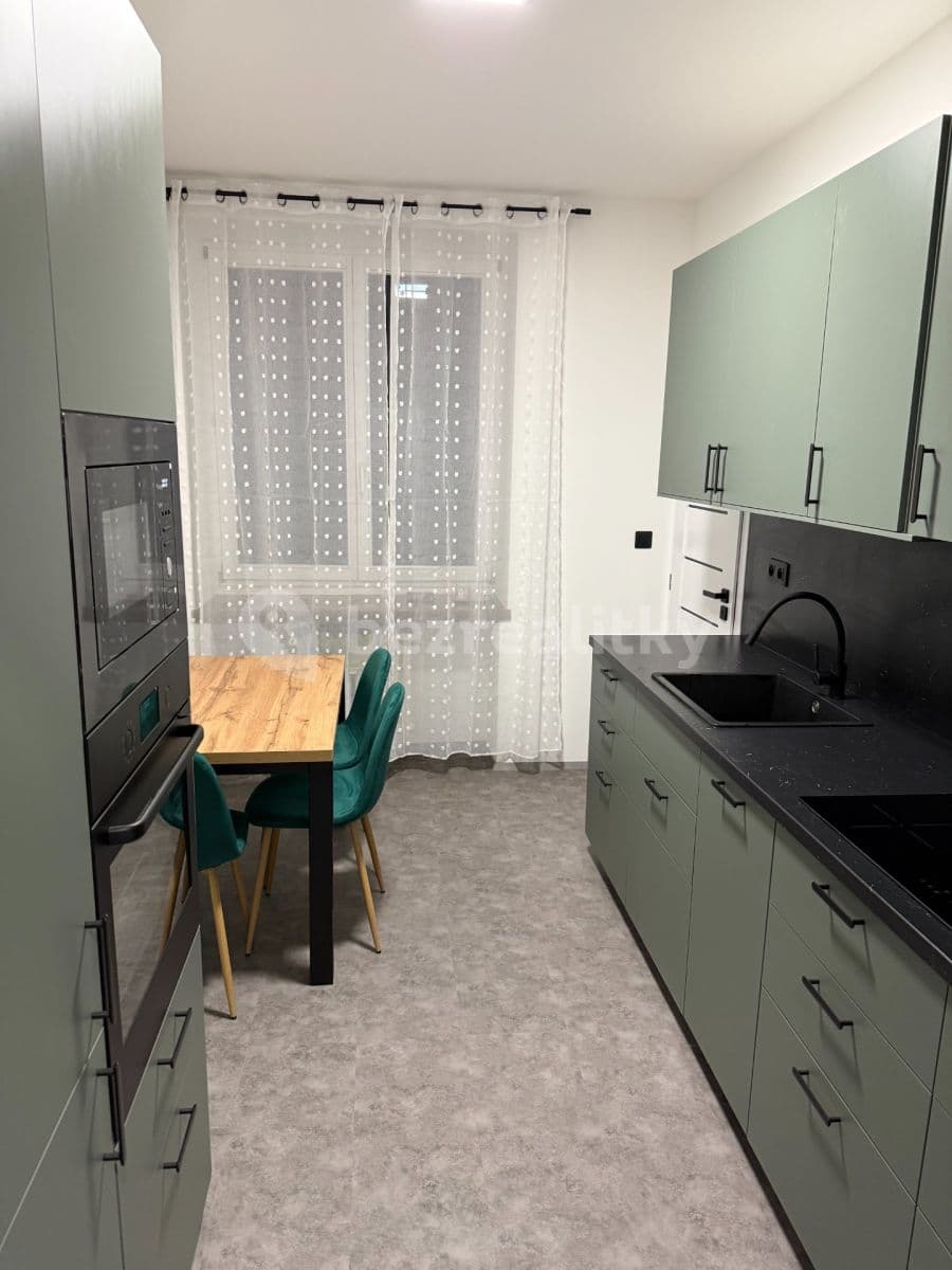 Pronájem bytu 2+1 60 m², Lorencova, Zlín, Zlínský kraj Pronájem bytu 2+1 60 m², Lorencova, Zlín, Zlínský kraj