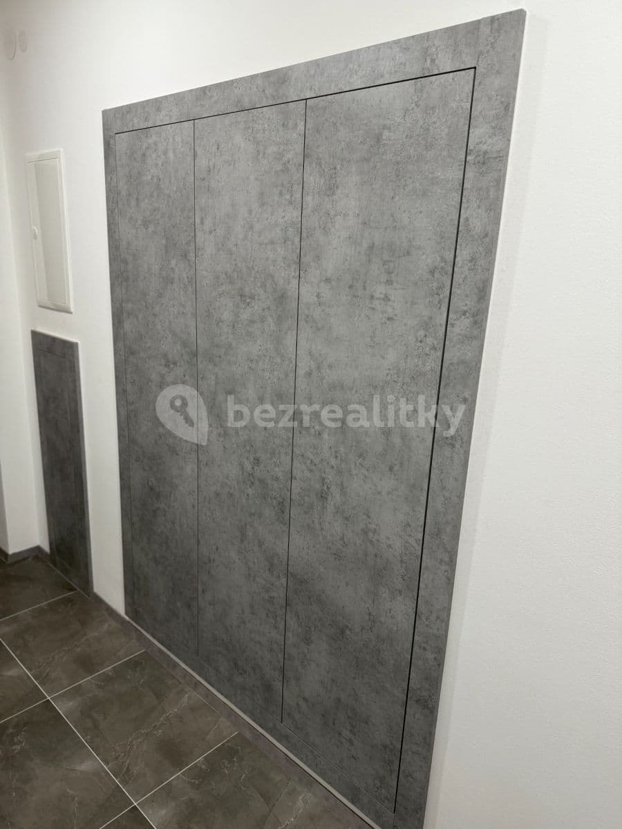 Pronájem bytu 2+1 60 m², Lorencova, Zlín, Zlínský kraj Pronájem bytu 2+1 60 m², Lorencova, Zlín, Zlínský kraj