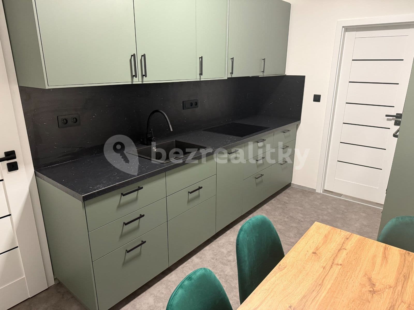 Pronájem bytu 2+1 60 m², Lorencova, Zlín, Zlínský kraj Pronájem bytu 2+1 60 m², Lorencova, Zlín, Zlínský kraj