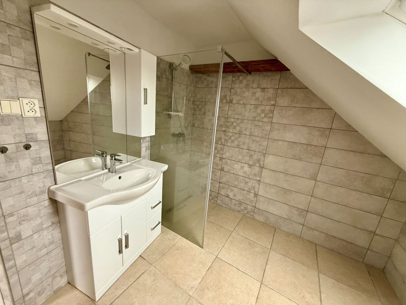 Pronájem bytu 2+kk 71 m², Rostislavova, Ostrava, Moravskoslezský kraj Pronájem bytu 2+kk 71 m², Rostislavova, Ostrava, Moravskoslezský kraj