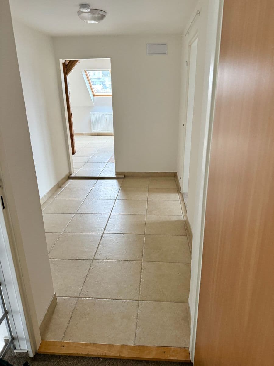 Pronájem bytu 2+kk 71 m², Rostislavova, Ostrava, Moravskoslezský kraj Pronájem bytu 2+kk 71 m², Rostislavova, Ostrava, Moravskoslezský kraj