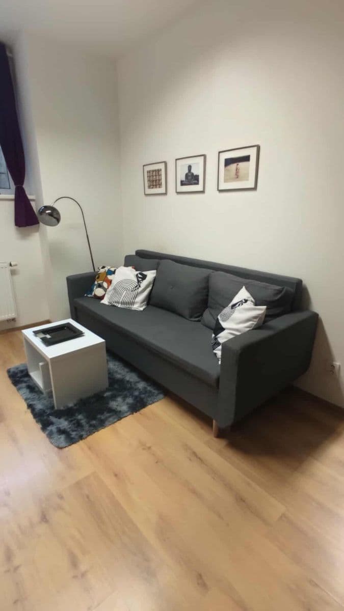 Pronájem bytu 35 m², Dvacátého osmého pluku, Praha, Praha Pronájem bytu 35 m², Dvacátého osmého pluku, Praha, Praha