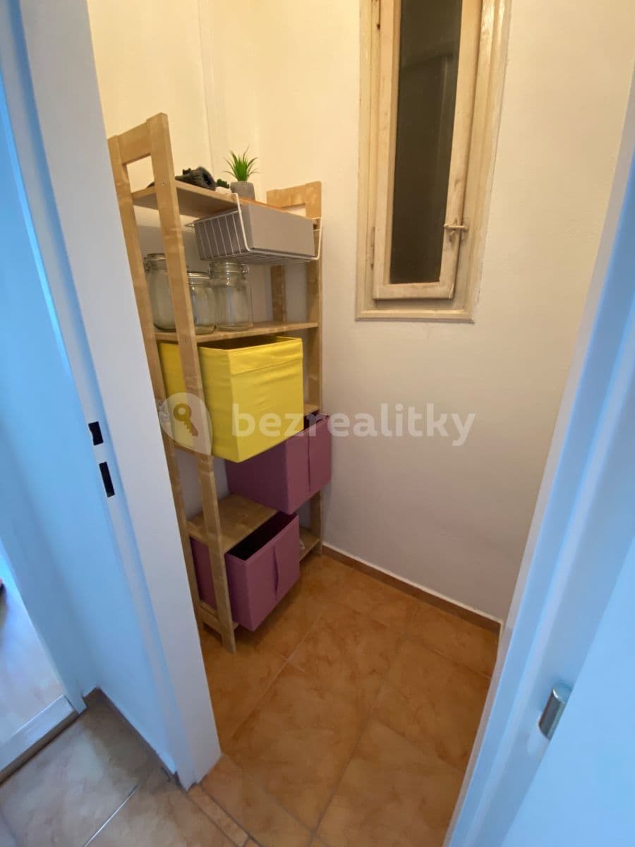 Pronájem bytu 2+kk 43 m², náměstí Dr. Václava Holého, Praha, Praha Pronájem bytu 2+kk 43 m², náměstí Dr. Václava Holého, Praha, Praha