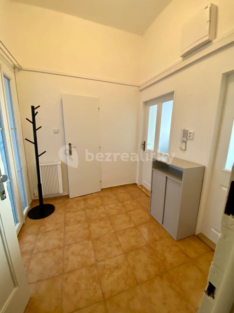 Pronájem bytu 2+kk 43 m², náměstí Dr. Václava Holého, Praha, Praha Pronájem bytu 2+kk 43 m², náměstí Dr. Václava Holého, Praha, Praha