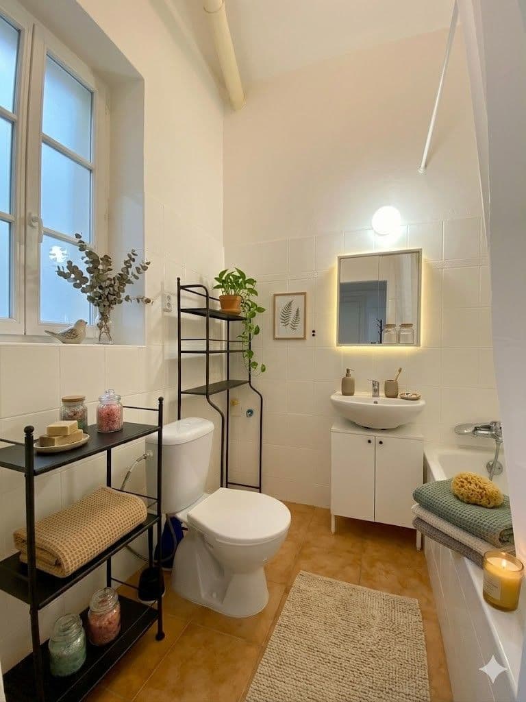 Pronájem bytu 2+kk 43 m², náměstí Dr. Václava Holého, Praha, Praha Pronájem bytu 2+kk 43 m², náměstí Dr. Václava Holého, Praha, Praha