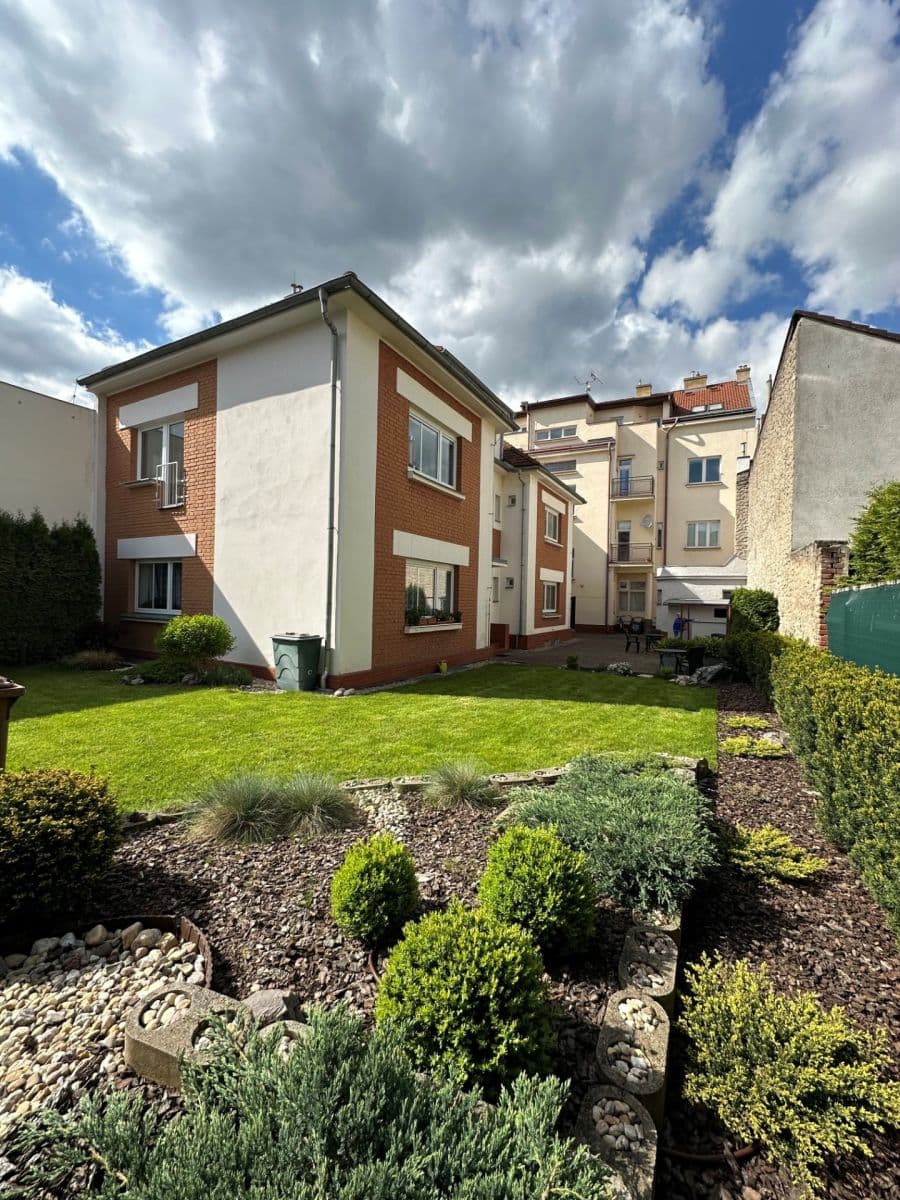 Pronájem bytu 1+1 50 m², Smilova, Pardubice, Pardubický kraj Pronájem bytu 1+1 50 m², Smilova, Pardubice, Pardubický kraj
