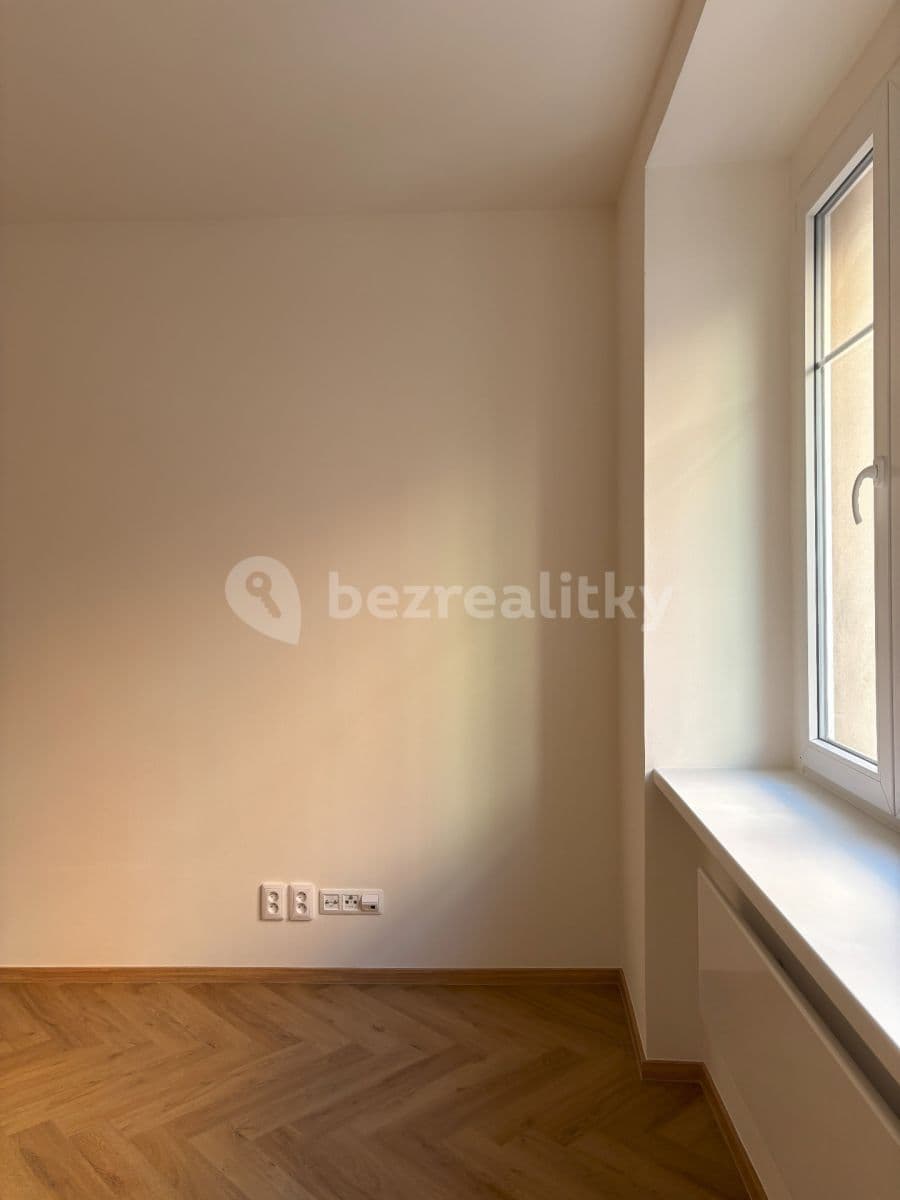 Pronájem bytu 1+kk 28 m², Přístavní, Praha, Praha Pronájem bytu 1+kk 28 m², Přístavní, Praha, Praha