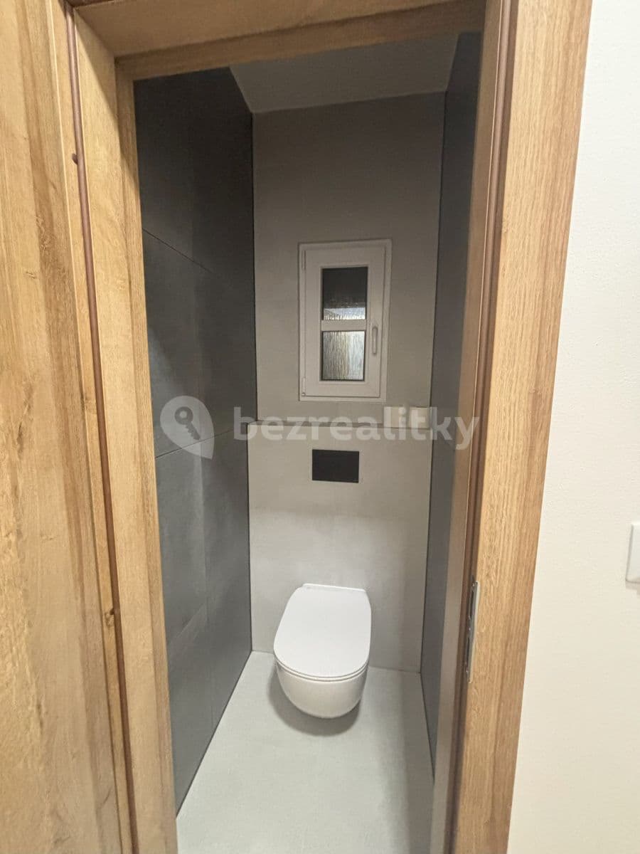 Pronájem bytu 1+kk 28 m², Přístavní, Praha, Praha Pronájem bytu 1+kk 28 m², Přístavní, Praha, Praha