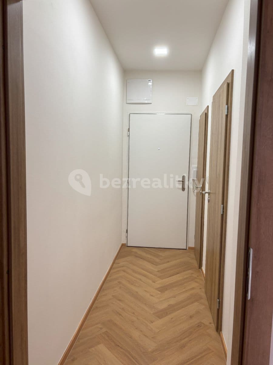 Pronájem bytu 1+kk 28 m², Přístavní, Praha, Praha Pronájem bytu 1+kk 28 m², Přístavní, Praha, Praha