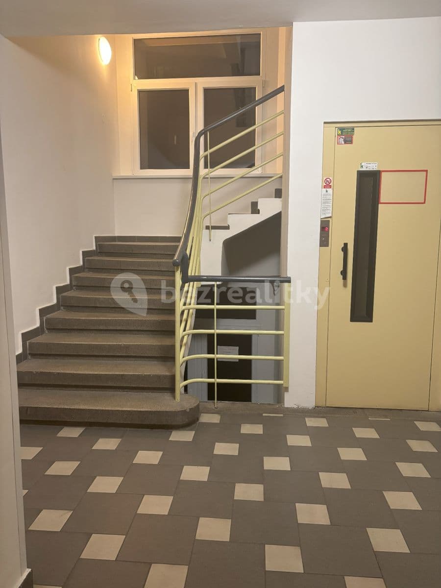 Pronájem bytu 1+kk 28 m², Přístavní, Praha, Praha Pronájem bytu 1+kk 28 m², Přístavní, Praha, Praha