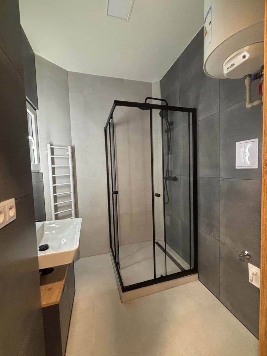 Pronájem bytu 1+kk 28 m², Přístavní, Praha, Praha Pronájem bytu 1+kk 28 m², Přístavní, Praha, Praha
