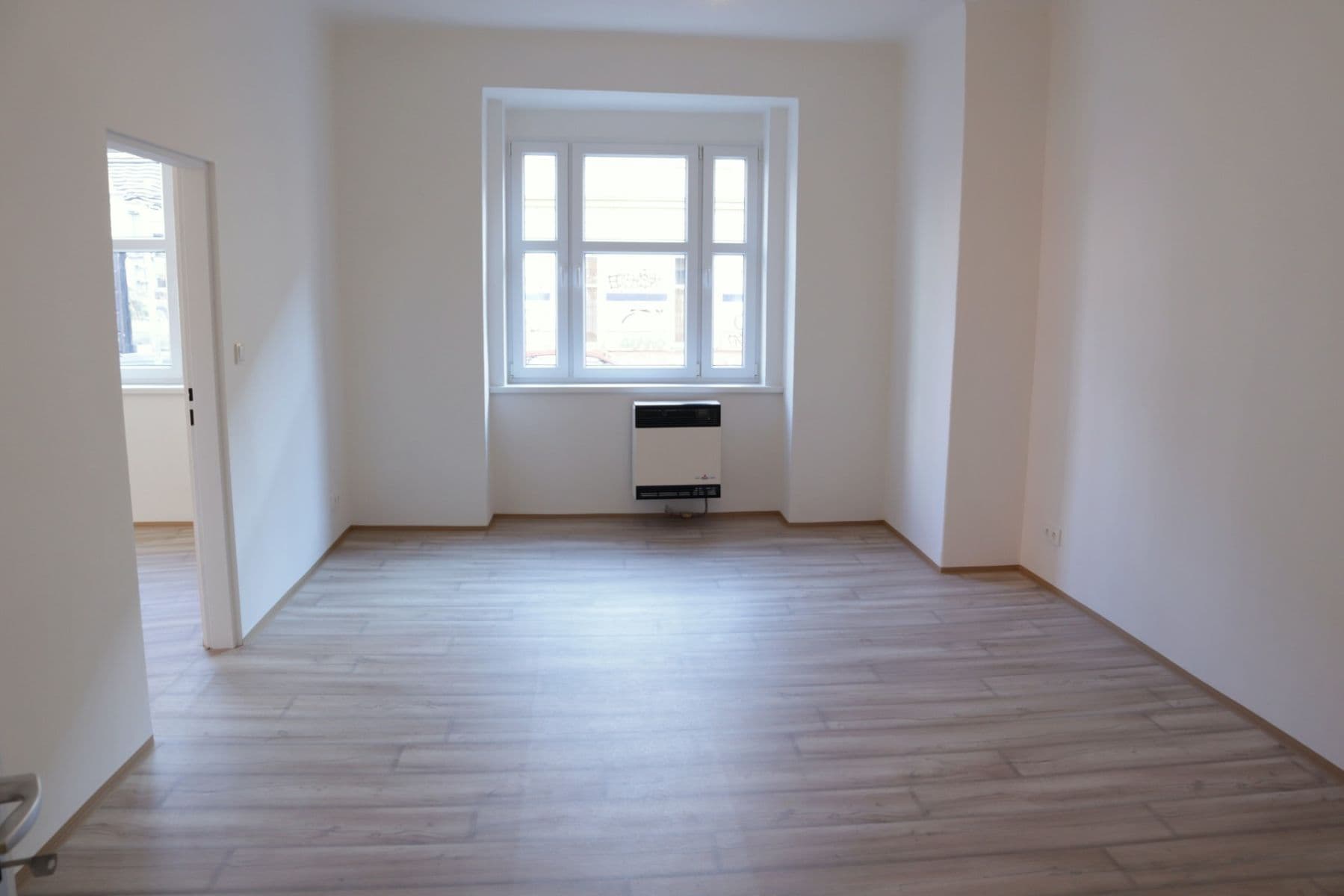 Pronájem bytu 3+1 95 m², Ukrajinská, Praha, Praha Pronájem bytu 3+1 95 m², Ukrajinská, Praha, Praha