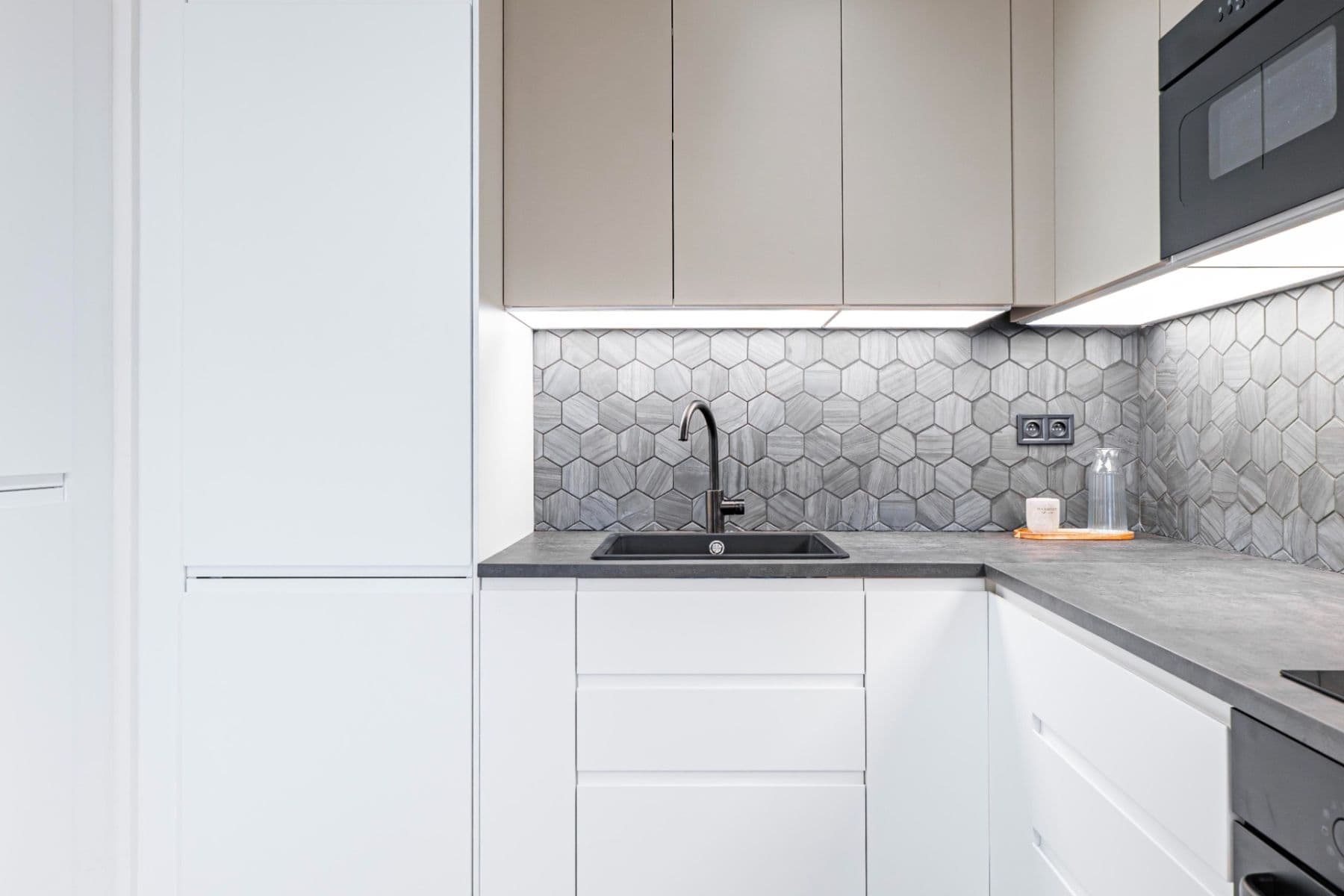 Prodej bytu 2+kk 71 m², Šternberkova, Praha, Praha Prodej bytu 2+kk 71 m², Šternberkova, Praha, Praha