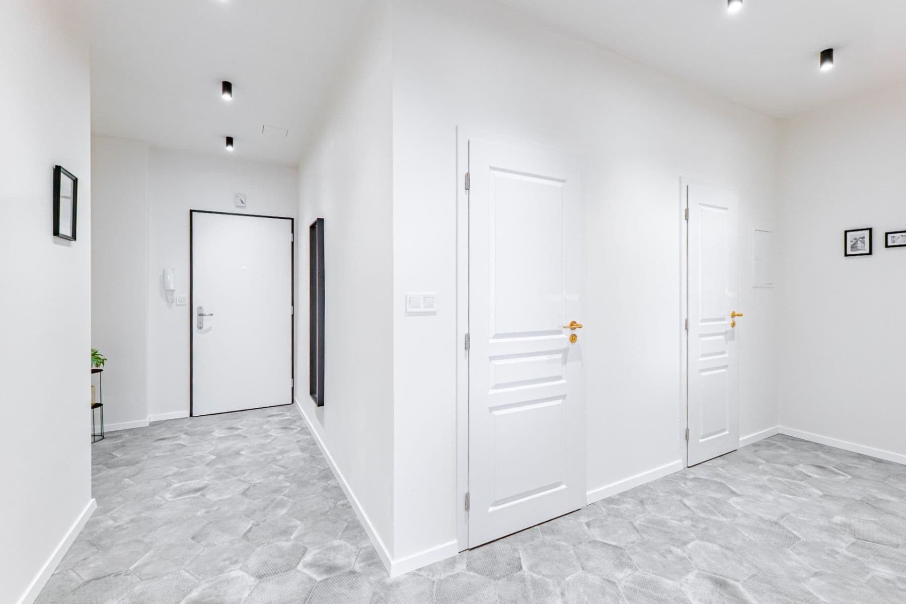 Prodej bytu 2+kk 71 m², Šternberkova, Praha, Praha Prodej bytu 2+kk 71 m², Šternberkova, Praha, Praha