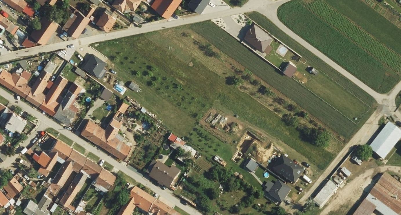 Prodej pozemku 3.285 m², Ivaň, Jihomoravský kraj Prodej pozemku 3.285 m², Ivaň, Jihomoravský kraj