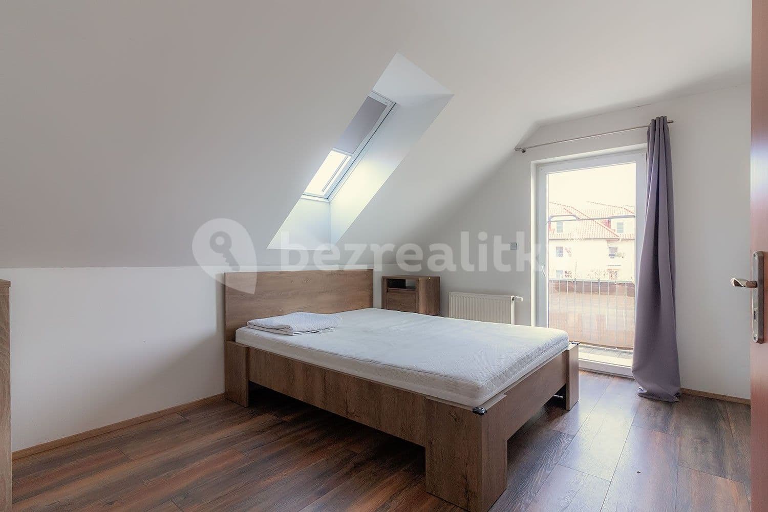 Pronájem bytu 3+kk 83 m², Tisová, Holubice, Středočeský kraj Pronájem bytu 3+kk 83 m², Tisová, Holubice, Středočeský kraj