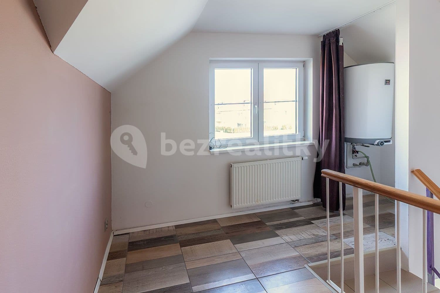Pronájem bytu 3+kk 83 m², Tisová, Holubice, Středočeský kraj Pronájem bytu 3+kk 83 m², Tisová, Holubice, Středočeský kraj