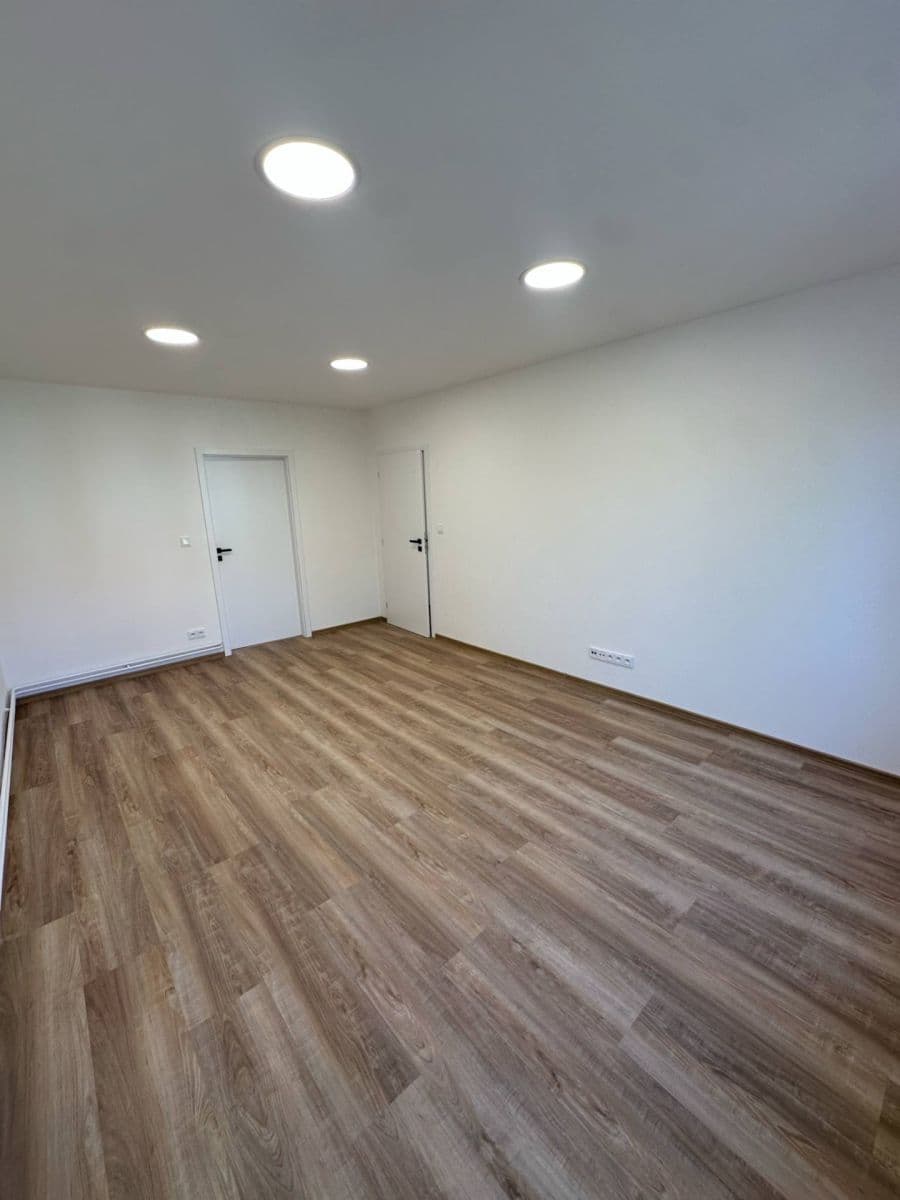 Pronájem bytu 2+1 64 m², Tř. Maršála Malinovského, Uherské Hradiště, Zlínský kraj Pronájem bytu 2+1 64 m², Tř. Maršála Malinovského, Uherské Hradiště, Zlínský kraj