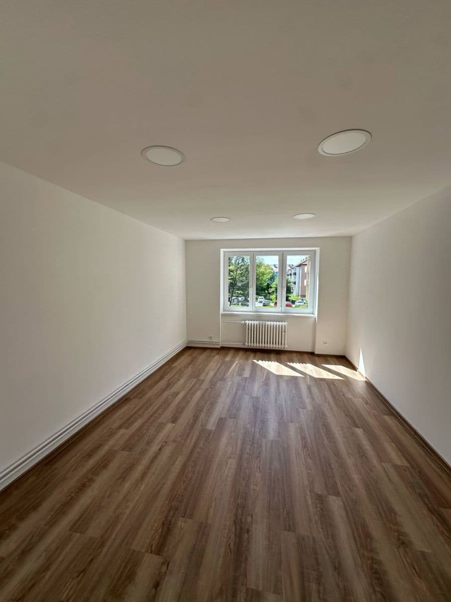 Pronájem bytu 2+1 64 m², Tř. Maršála Malinovského, Uherské Hradiště, Zlínský kraj Pronájem bytu 2+1 64 m², Tř. Maršála Malinovského, Uherské Hradiště, Zlínský kraj