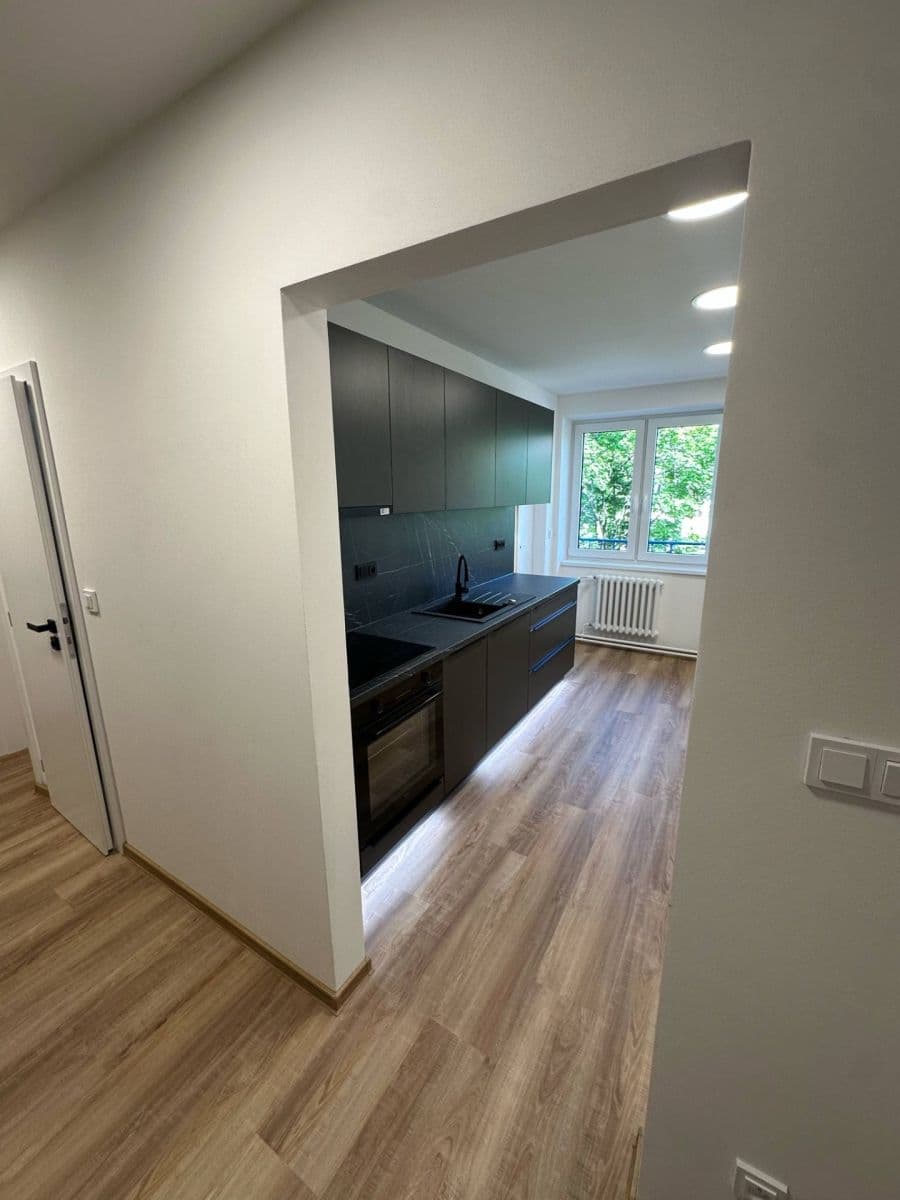 Pronájem bytu 2+1 64 m², Tř. Maršála Malinovského, Uherské Hradiště, Zlínský kraj Pronájem bytu 2+1 64 m², Tř. Maršála Malinovského, Uherské Hradiště, Zlínský kraj