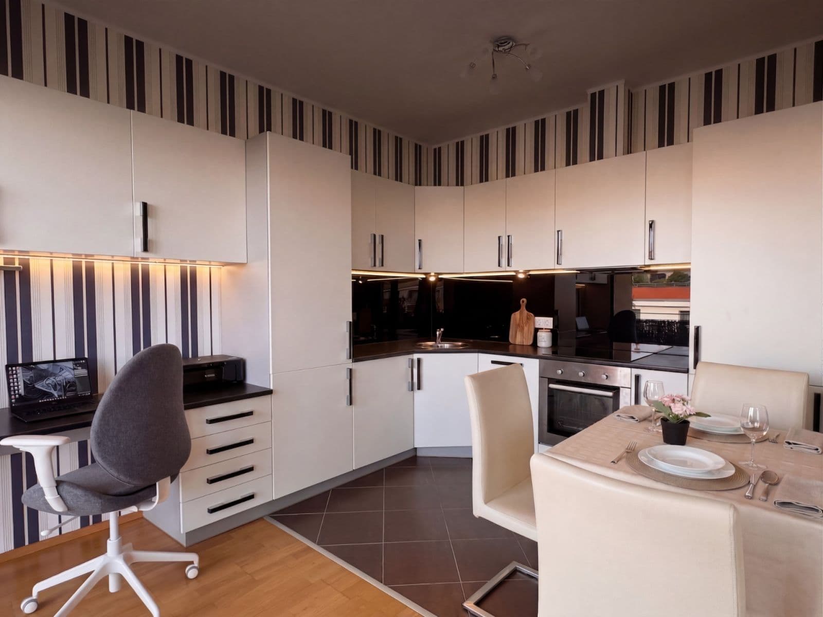 Pronájem bytu 1+kk 39 m², Nad Dalejským údolím, Praha, Praha Pronájem bytu 1+kk 39 m², Nad Dalejským údolím, Praha, Praha