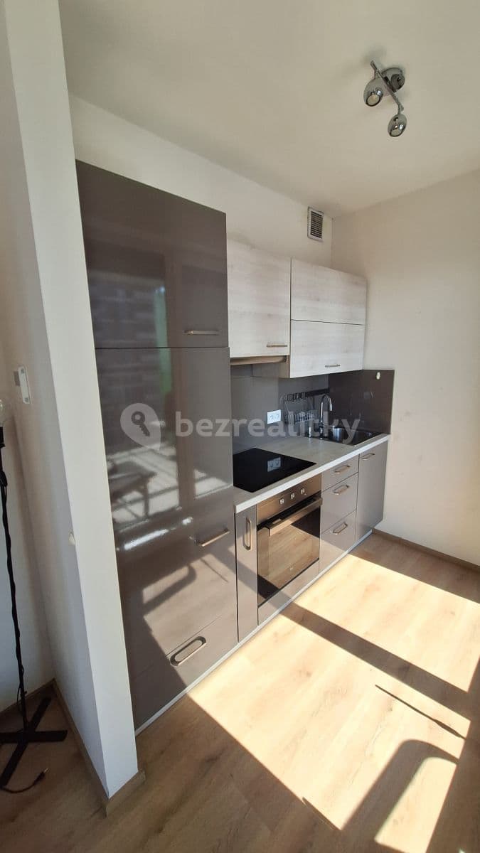Pronájem bytu 1+kk 35 m², Nad Úžlabinou, Praha, Praha Pronájem bytu 1+kk 35 m², Nad Úžlabinou, Praha, Praha