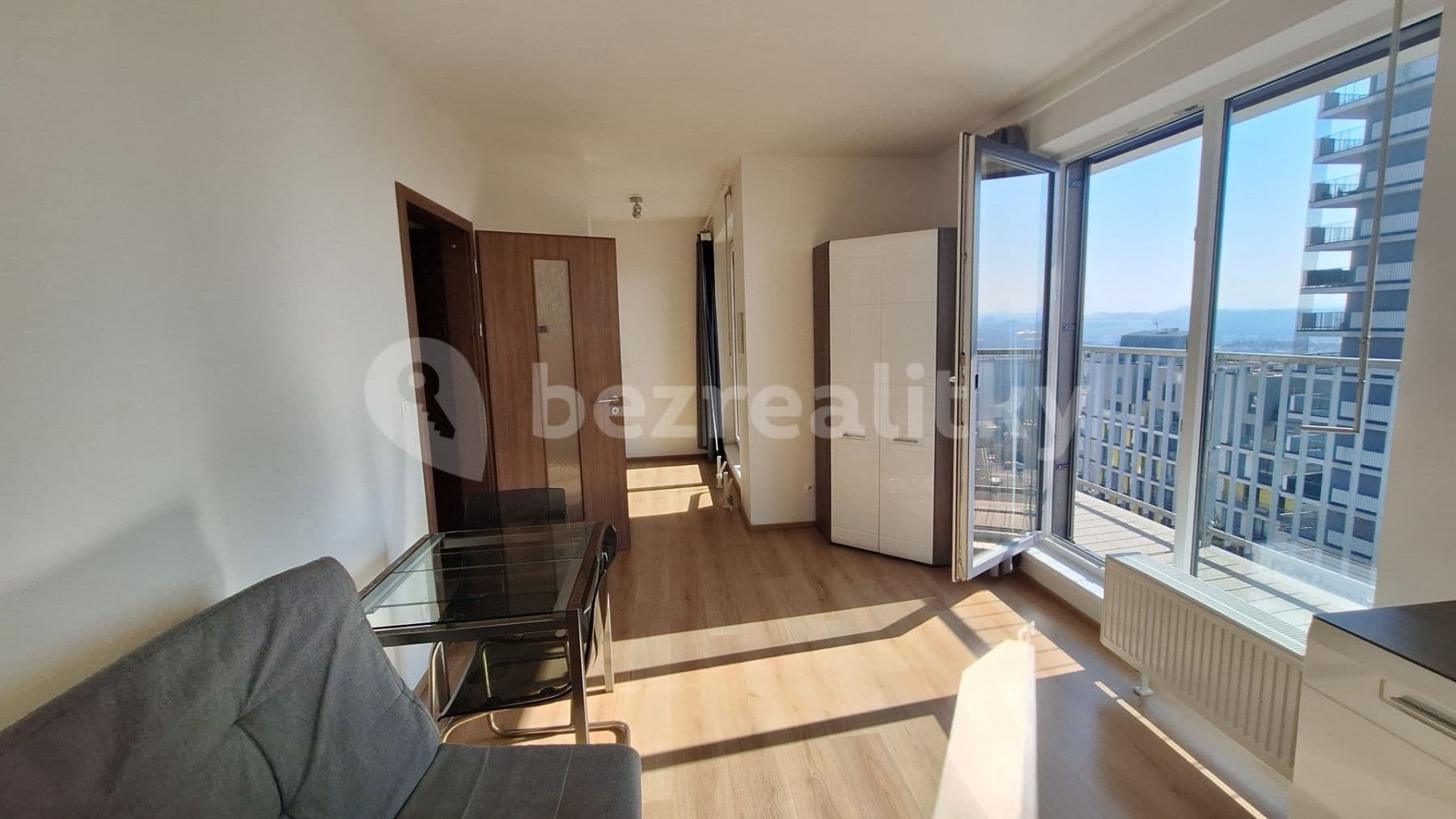 Pronájem bytu 1+kk 35 m², Nad Úžlabinou, Praha, Praha Pronájem bytu 1+kk 35 m², Nad Úžlabinou, Praha, Praha