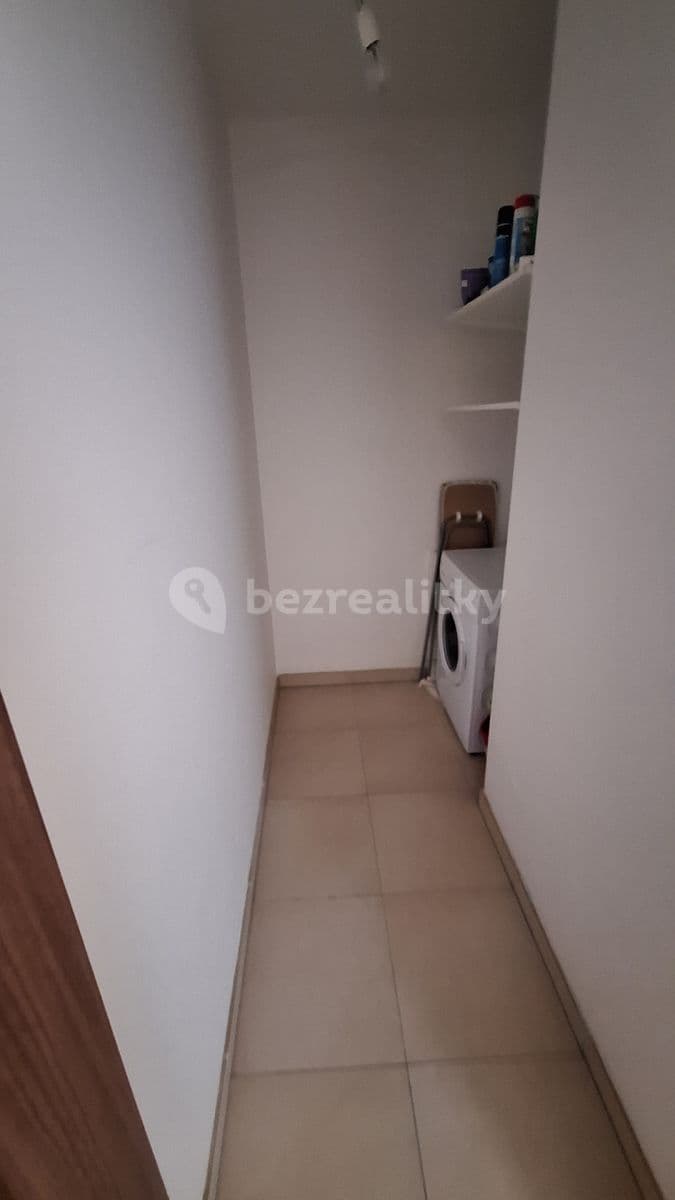 Pronájem bytu 1+kk 35 m², Nad Úžlabinou, Praha, Praha Pronájem bytu 1+kk 35 m², Nad Úžlabinou, Praha, Praha