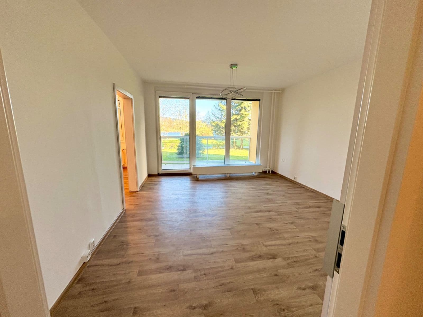 Pronájem bytu 4+1 100 m², Josefa Hory, Jablonec nad Nisou, Liberecký kraj Pronájem bytu 4+1 100 m², Josefa Hory, Jablonec nad Nisou, Liberecký kraj