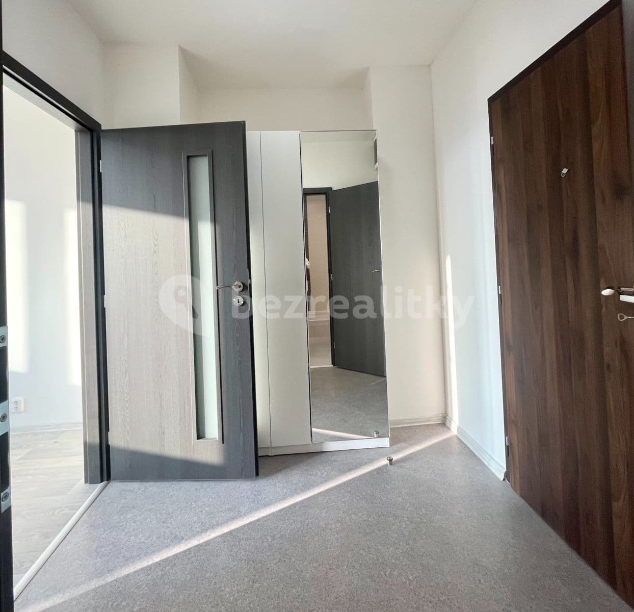 Pronájem bytu 1+kk 27 m², Svídnická, Praha, Praha Pronájem bytu 1+kk 27 m², Svídnická, Praha, Praha