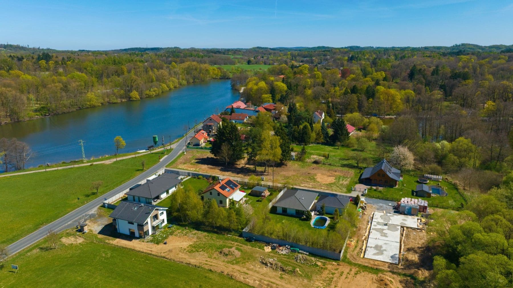 Prodej pozemku 1.071 m², Šeříková, Kamenice, Středočeský kraj Prodej pozemku 1.071 m², Šeříková, Kamenice, Středočeský kraj