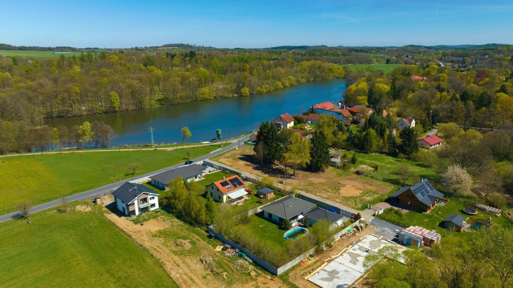 Prodej pozemku 1.071 m², Šeříková, Kamenice, Středočeský kraj Prodej pozemku 1.071 m², Šeříková, Kamenice, Středočeský kraj