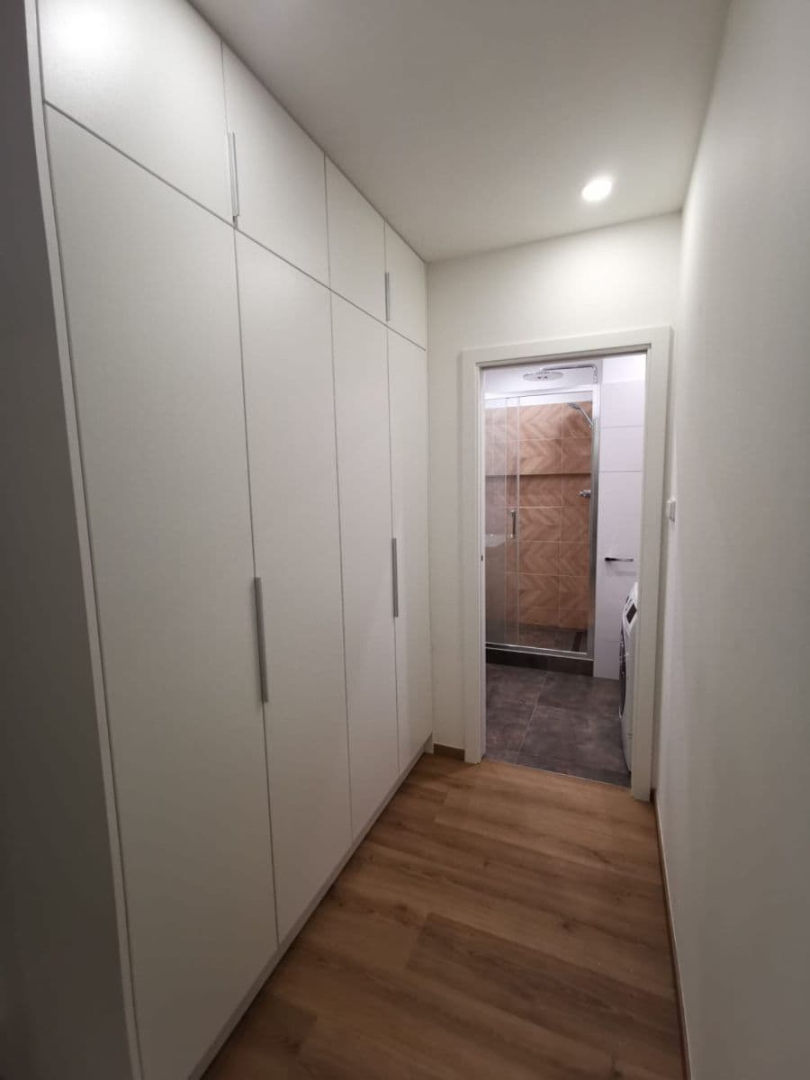 Prodej bytu 2+kk 40 m², Hurbanova, Praha, Praha Prodej bytu 2+kk 40 m², Hurbanova, Praha, Praha