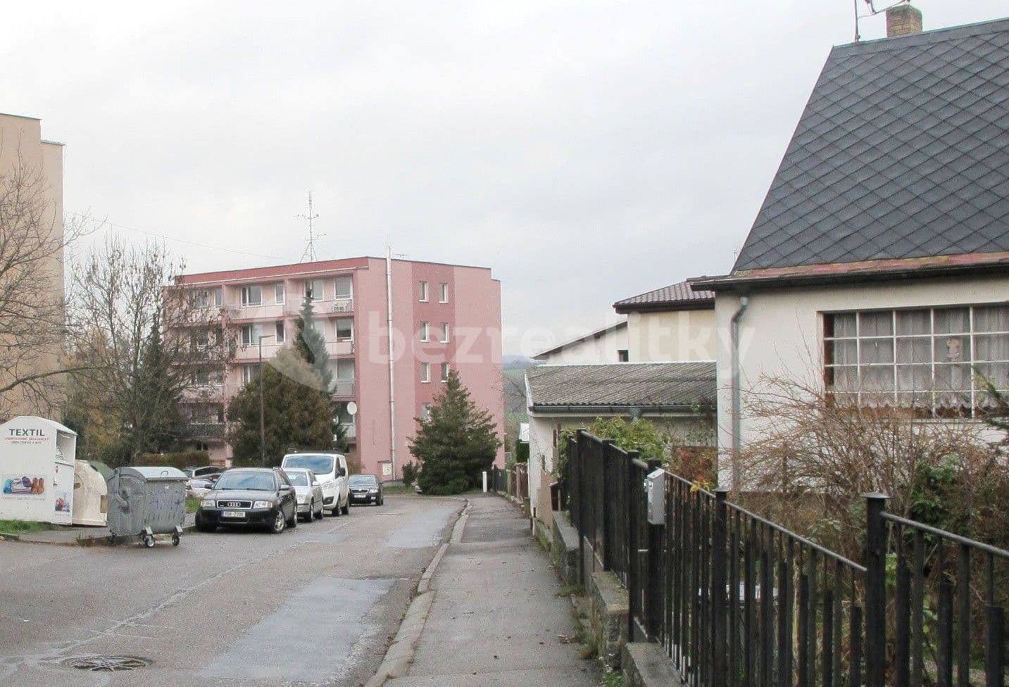 Pronájem bytu 2+1 40 m², Nezvalova, Benešov, Středočeský kraj Pronájem bytu 2+1 40 m², Nezvalova, Benešov, Středočeský kraj
