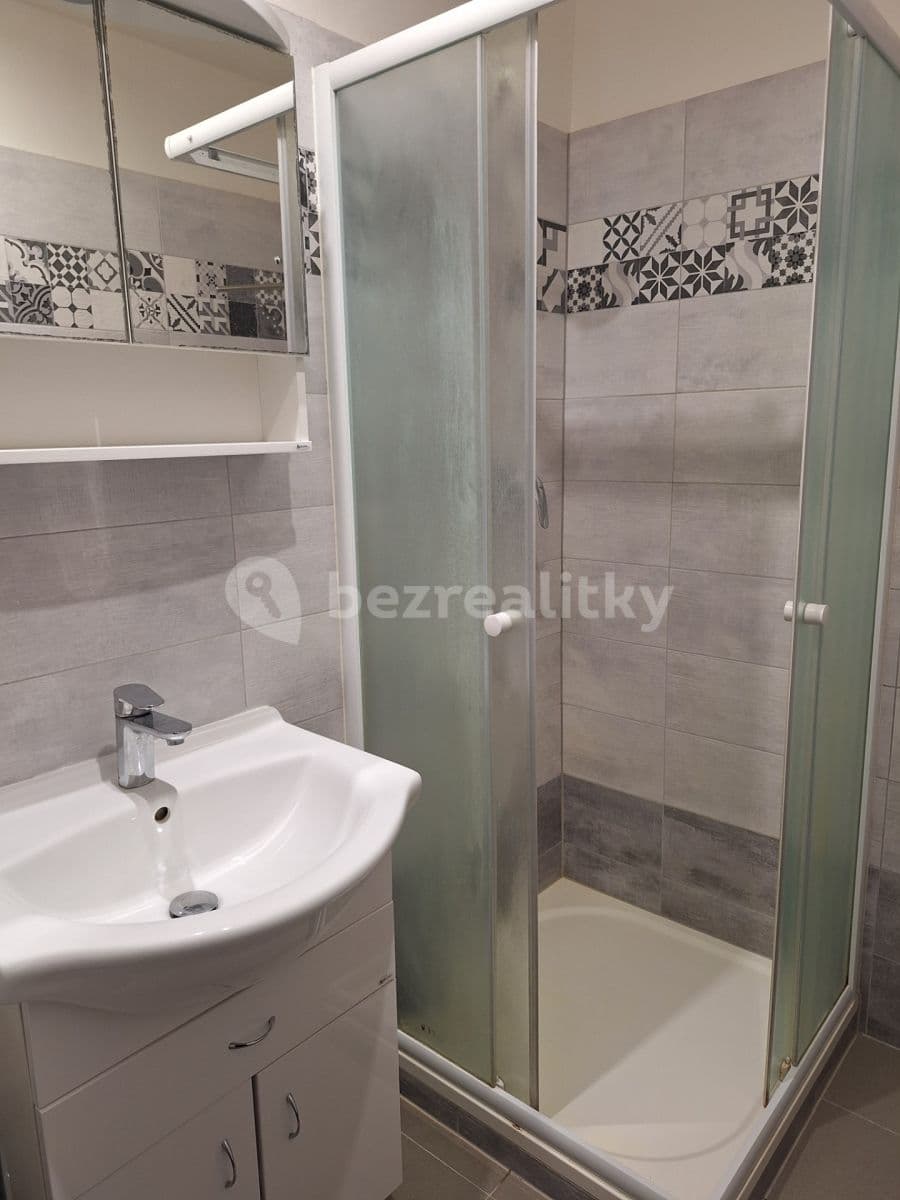 Pronájem bytu 2+1 40 m², Nezvalova, Benešov, Středočeský kraj Pronájem bytu 2+1 40 m², Nezvalova, Benešov, Středočeský kraj