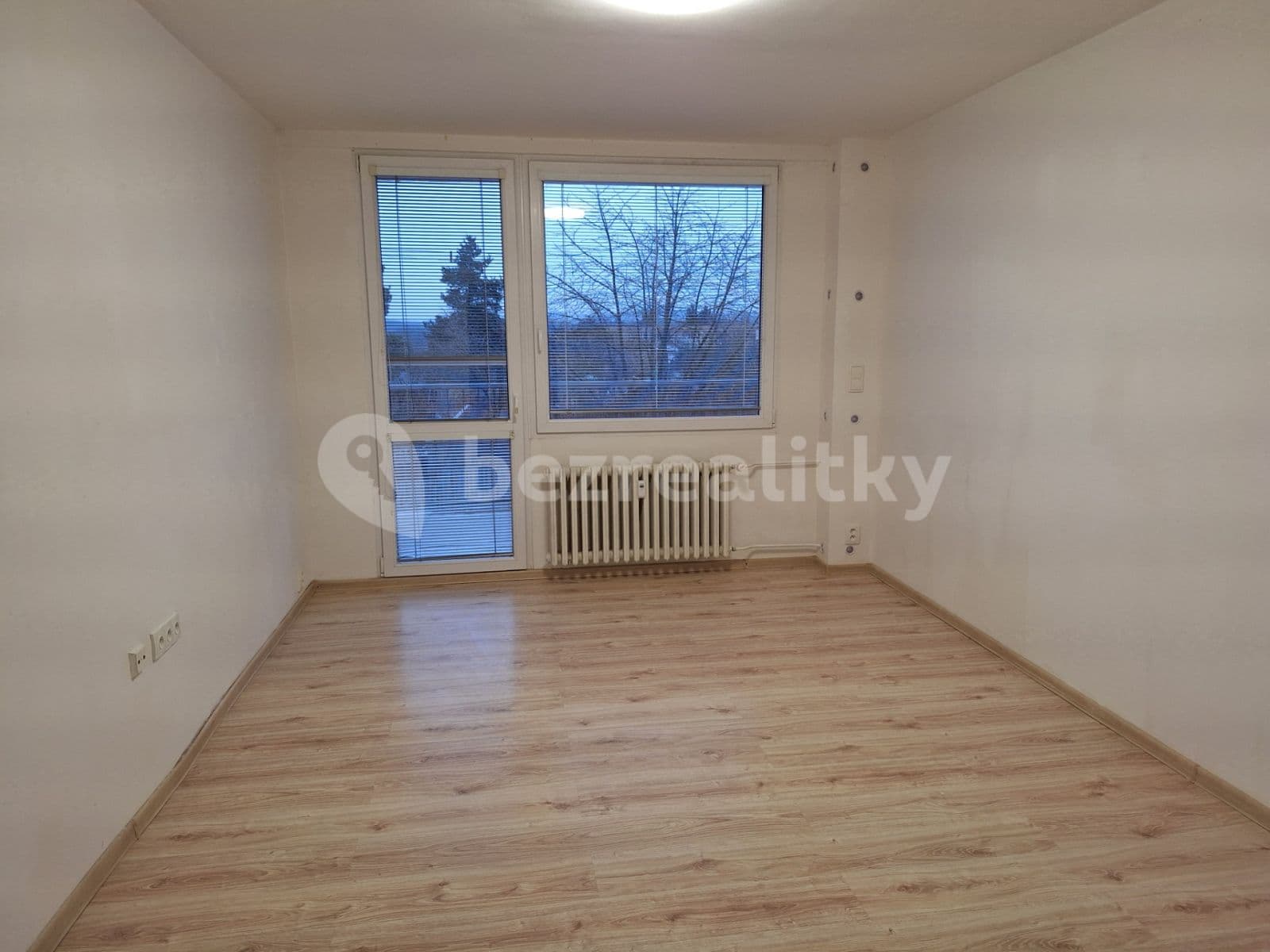 Pronájem bytu 2+1 40 m², Nezvalova, Benešov, Středočeský kraj Pronájem bytu 2+1 40 m², Nezvalova, Benešov, Středočeský kraj