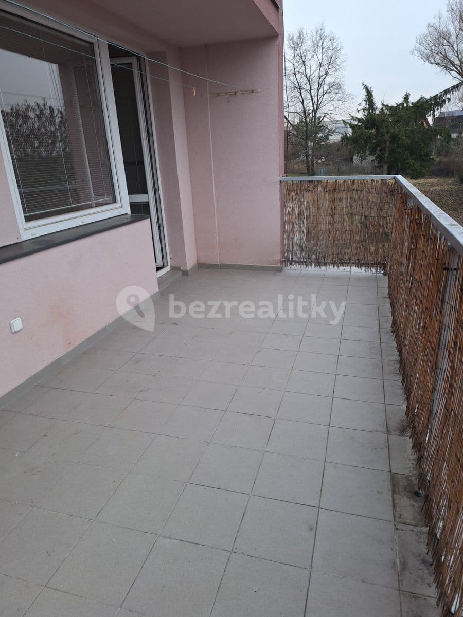 Pronájem bytu 2+1 40 m², Nezvalova, Benešov, Středočeský kraj Pronájem bytu 2+1 40 m², Nezvalova, Benešov, Středočeský kraj