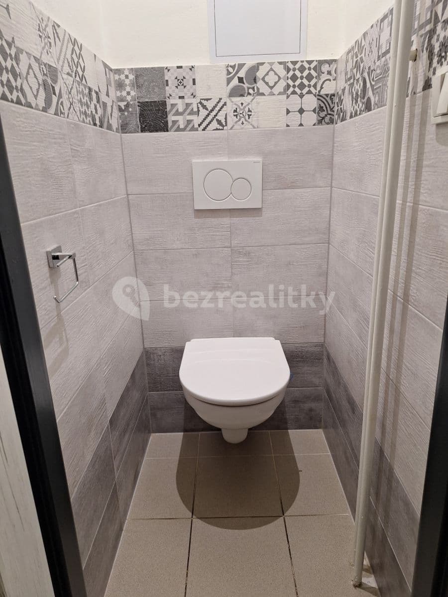 Pronájem bytu 2+1 40 m², Nezvalova, Benešov, Středočeský kraj Pronájem bytu 2+1 40 m², Nezvalova, Benešov, Středočeský kraj