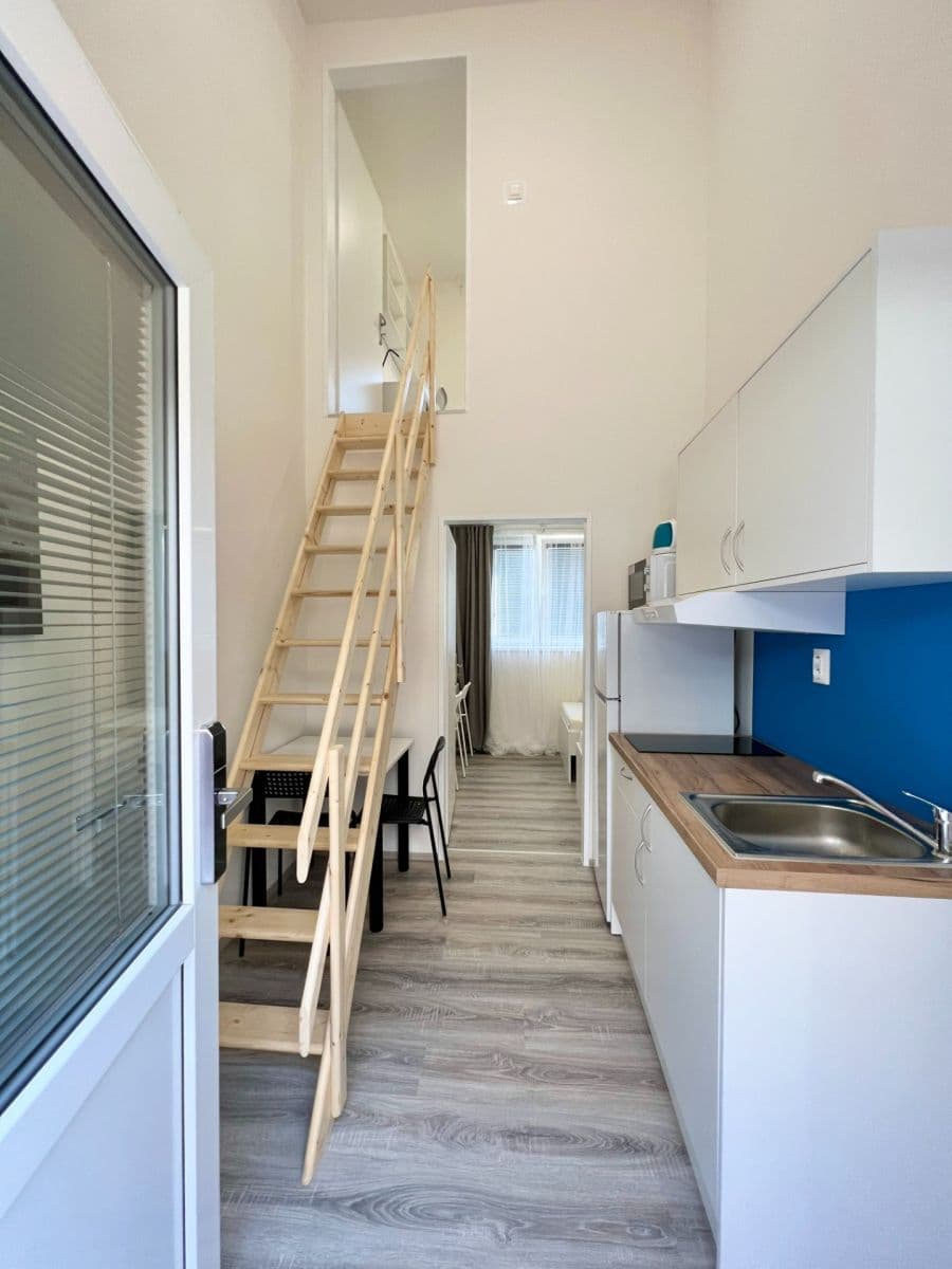 Pronájem bytu 2+1 30 m², Hybešova, Brno, Jihomoravský kraj Pronájem bytu 2+1 30 m², Hybešova, Brno, Jihomoravský kraj