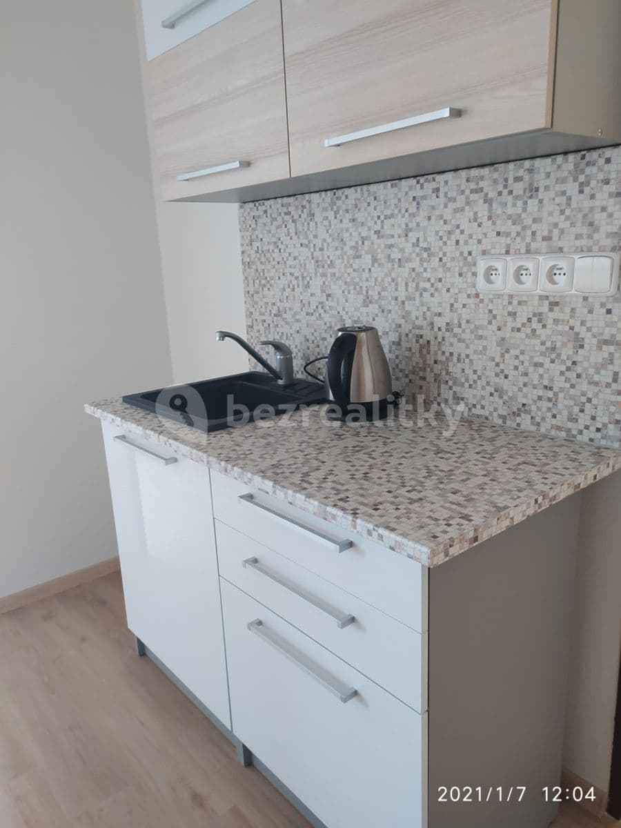 Pronájem bytu 2+kk 32 m², Brožíkova, Hradec Králové, Královéhradecký kraj Pronájem bytu 2+kk 32 m², Brožíkova, Hradec Králové, Královéhradecký kraj