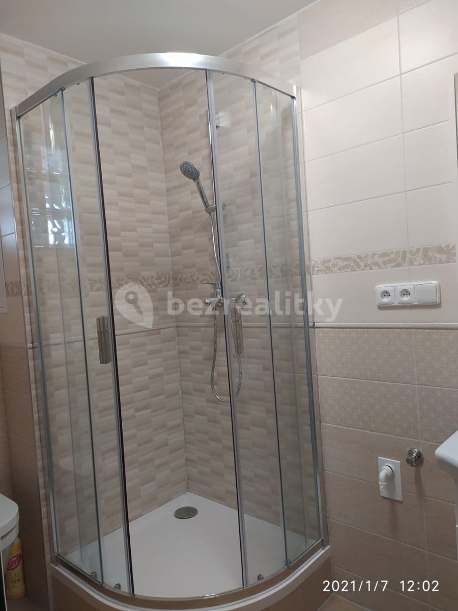 Pronájem bytu 2+kk 32 m², Brožíkova, Hradec Králové, Královéhradecký kraj Pronájem bytu 2+kk 32 m², Brožíkova, Hradec Králové, Královéhradecký kraj