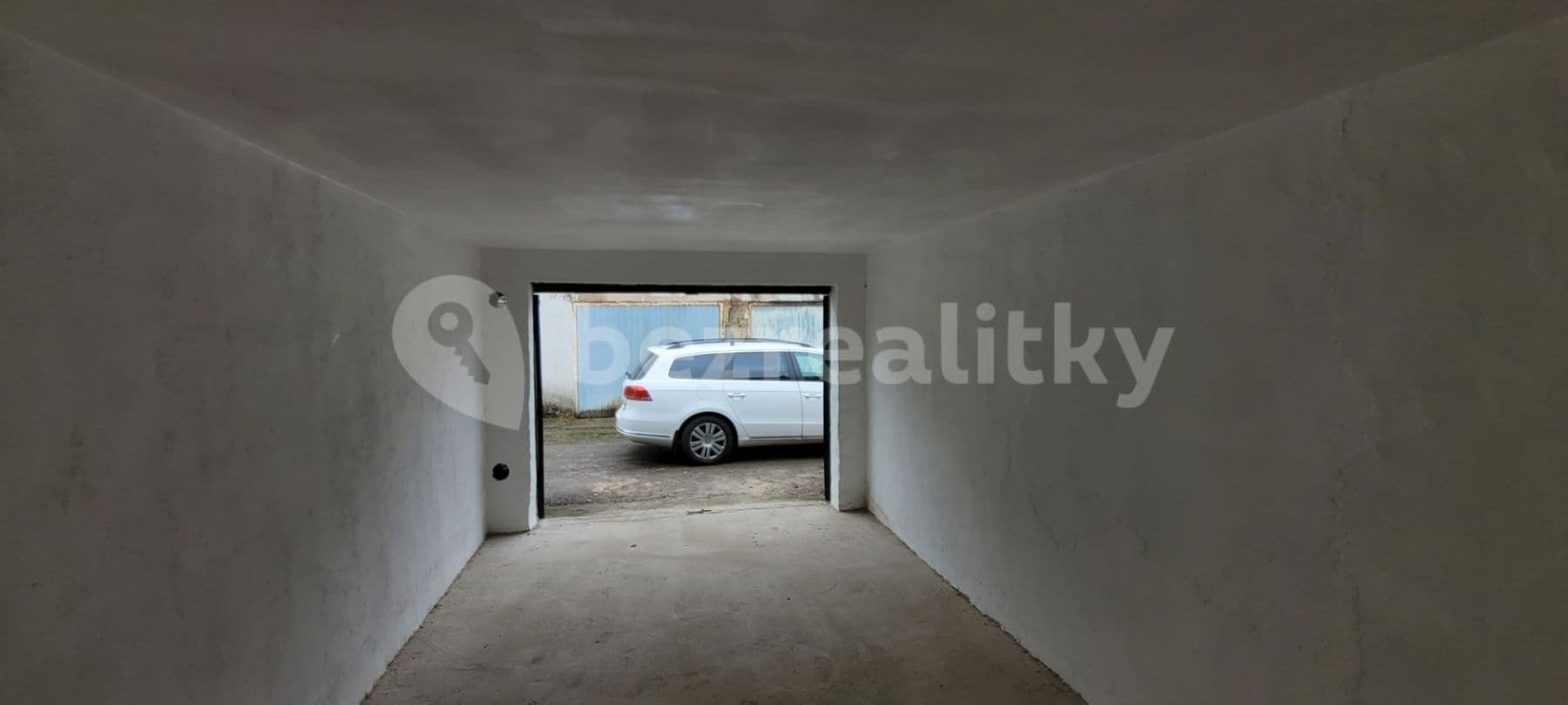 Prodej garáže 18 m², Mělník, Středočeský kraj Prodej garáže 18 m², Mělník, Středočeský kraj