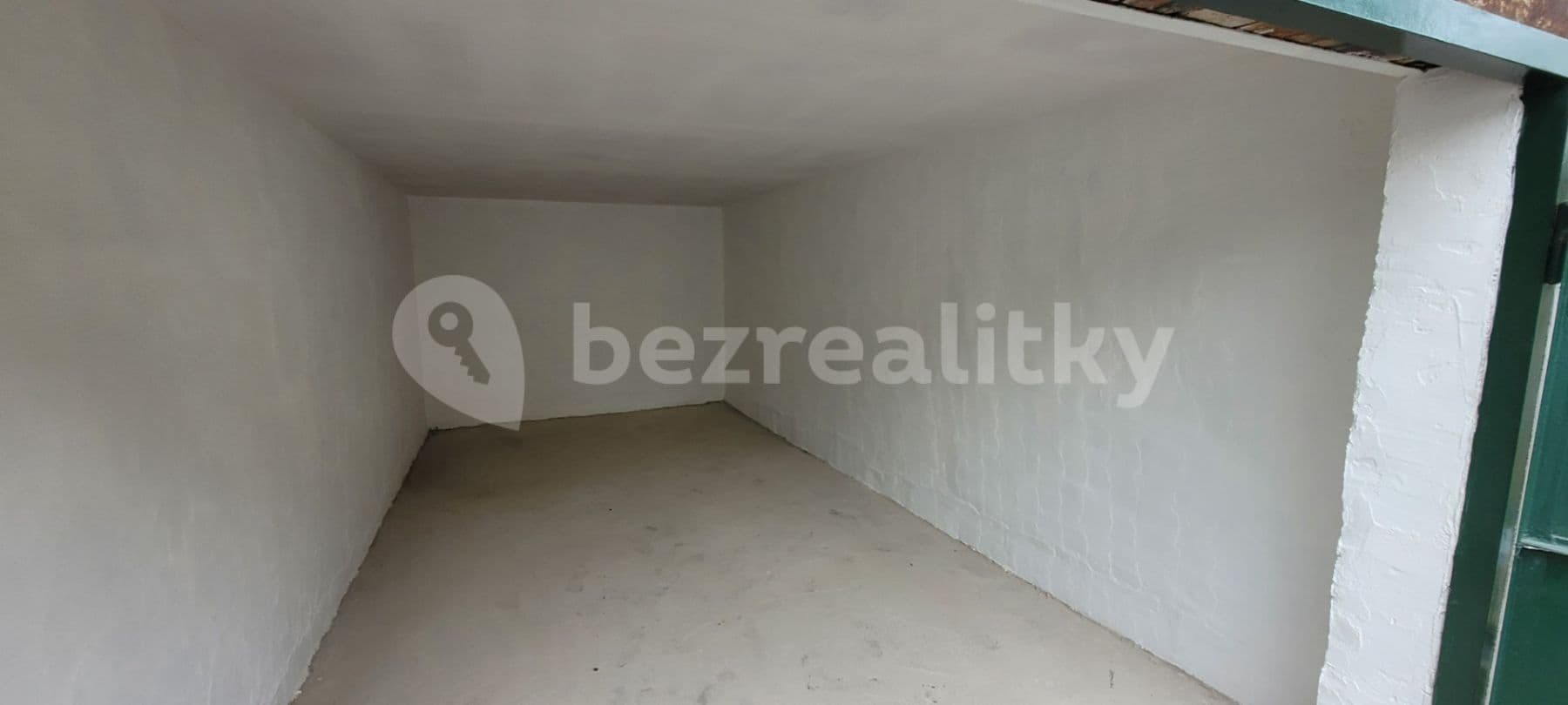 Prodej garáže 18 m², Mělník, Středočeský kraj Prodej garáže 18 m², Mělník, Středočeský kraj