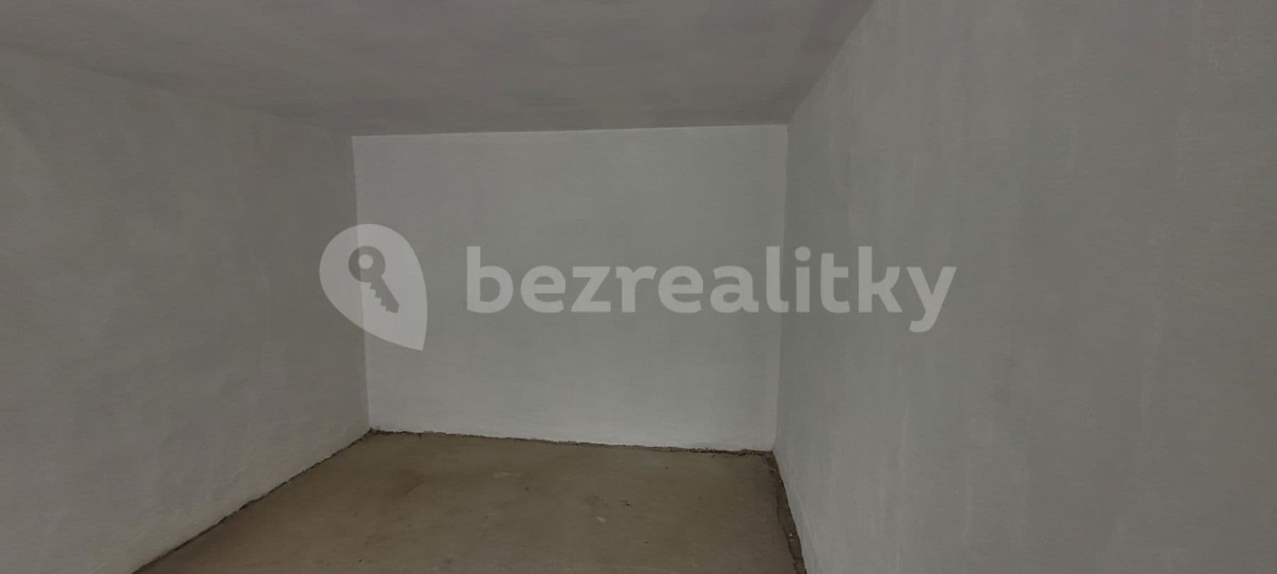 Prodej garáže 18 m², Mělník, Středočeský kraj Prodej garáže 18 m², Mělník, Středočeský kraj