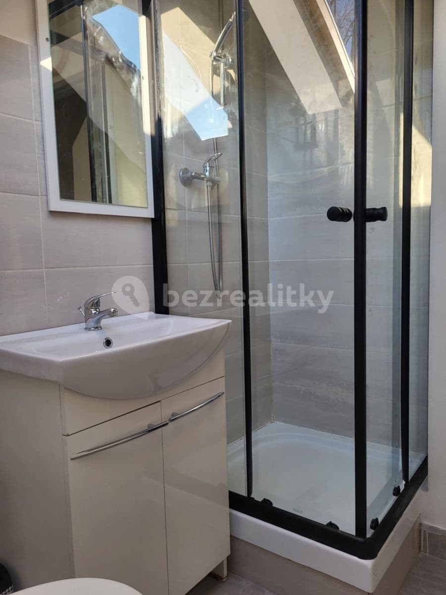 Pronájem bytu 1+kk 21 m², Průmyslová, Strančice, Středočeský kraj Pronájem bytu 1+kk 21 m², Průmyslová, Strančice, Středočeský kraj