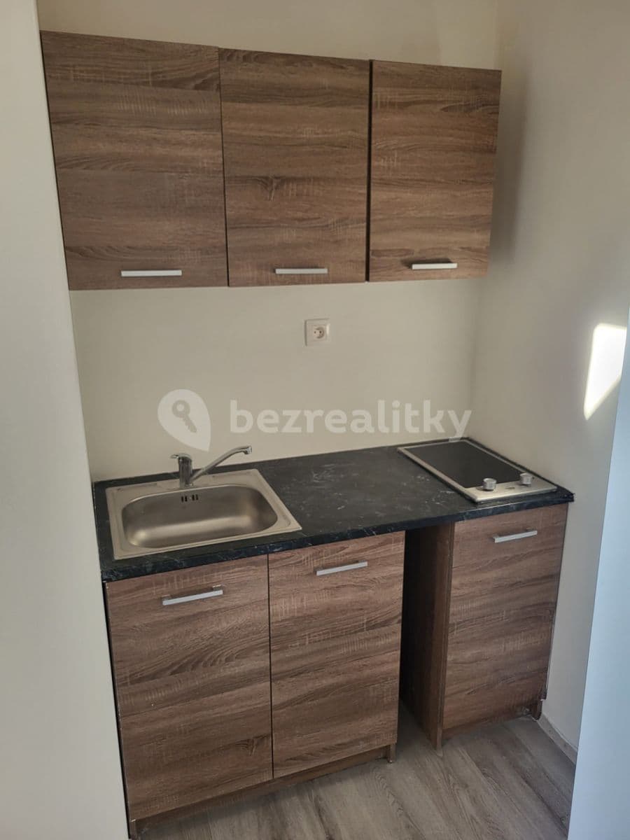 Pronájem bytu 1+kk 21 m², Průmyslová, Strančice, Středočeský kraj Pronájem bytu 1+kk 21 m², Průmyslová, Strančice, Středočeský kraj