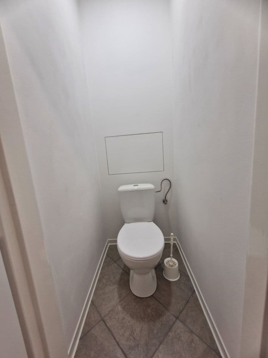 Pronájem bytu 2+1 53 m², Pod Lipami, Praha, Praha Pronájem bytu 2+1 53 m², Pod Lipami, Praha, Praha